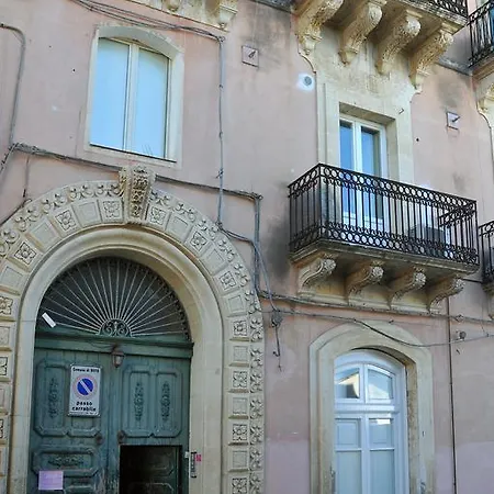 Kalote' On The Roof Apartment Noto